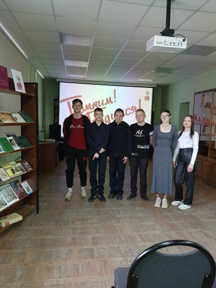 15 апреля учащиеся 8Г класса посетили городскую библиотеку.