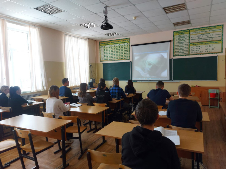 На этой неделе в нашей школе были проведены классные часы, посвященные 80-летию снятия блокады Ленинграда.